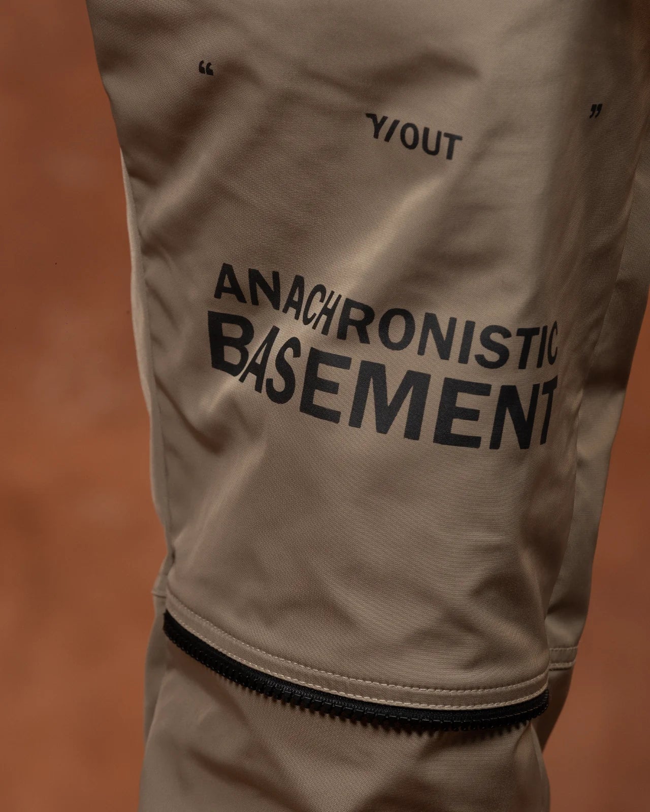 DEMO JOGGER Y/OUT