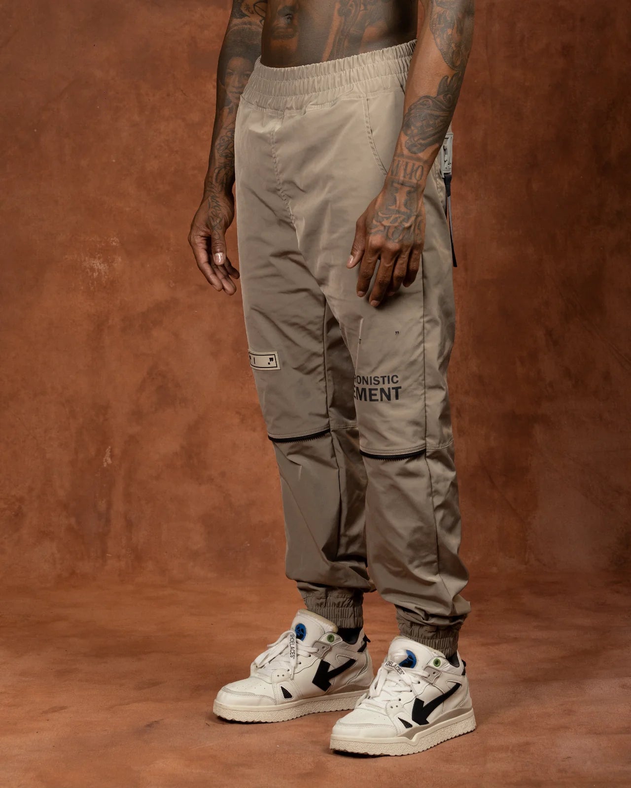 DEMO JOGGER Y/OUT