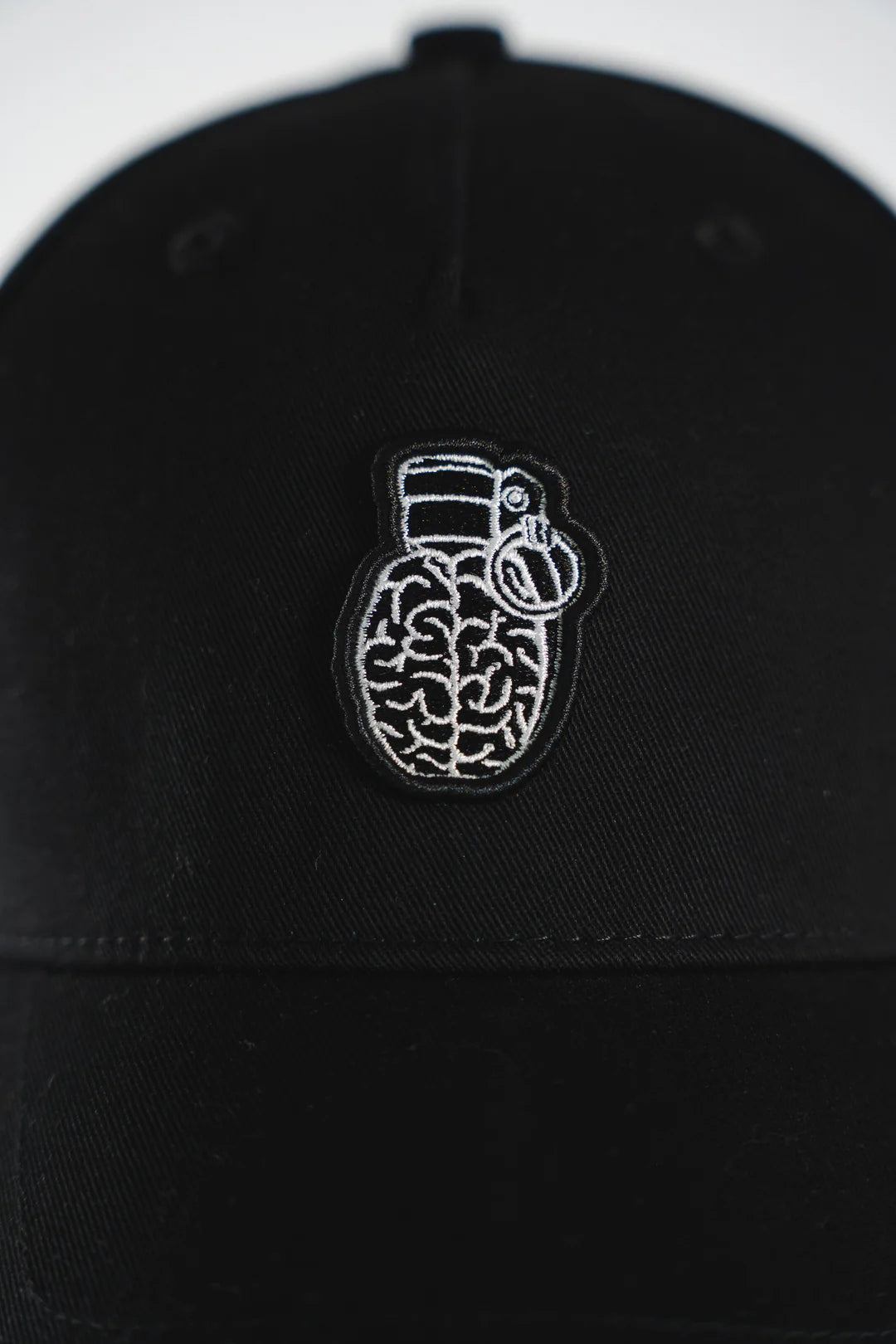 GRENADE BLACK CURVED CAP